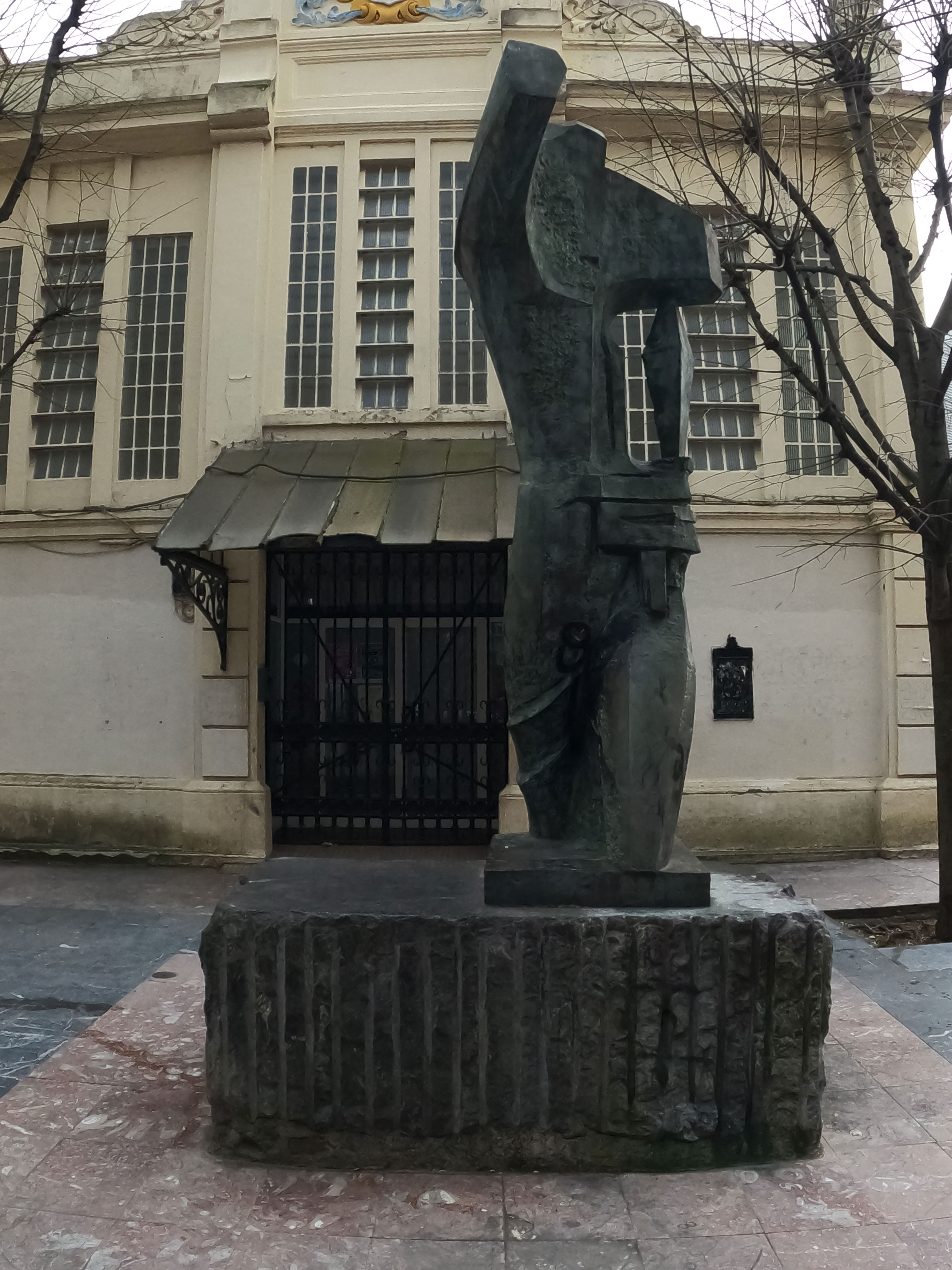 Escultura de José Alberdi Elorza - Homenaje al pelotari vasco